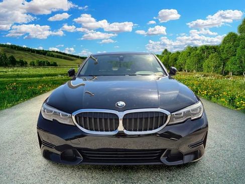 Used 2022 BMW 330i Sedan w/ Driving Assistance Package RWD image 2