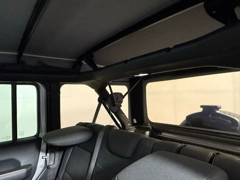 Used 2019 Jeep Wrangler Unlimited Sahara image 48