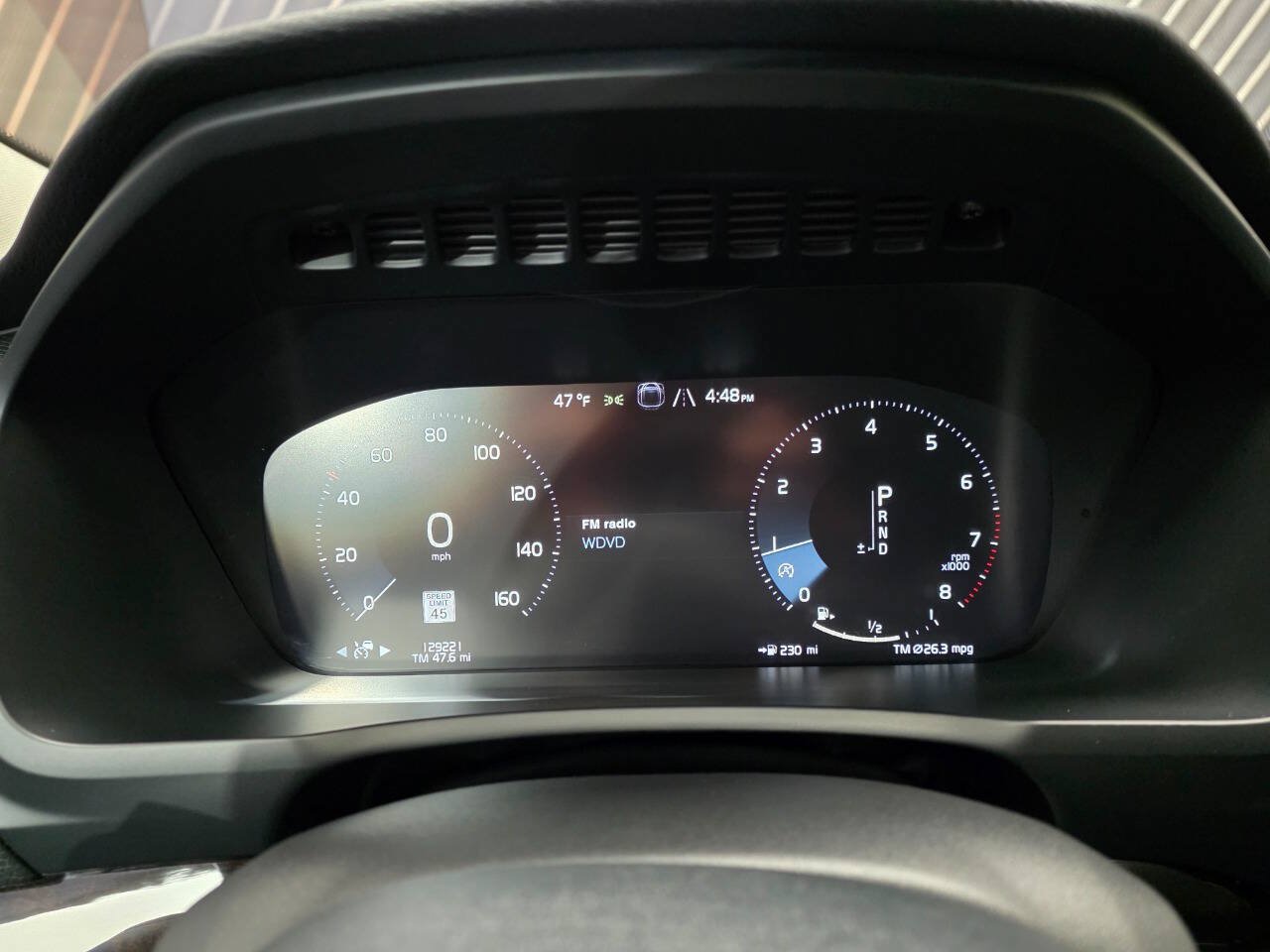 Used 2016 Volvo XC90 T6 Momentum w/ Momentum Plus Package AWD/4WD image 22