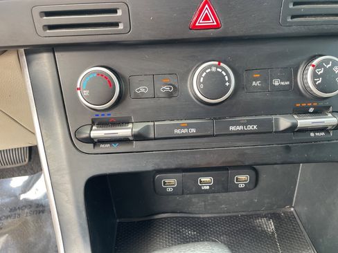 Used 2022 Kia Carnival LX image 20