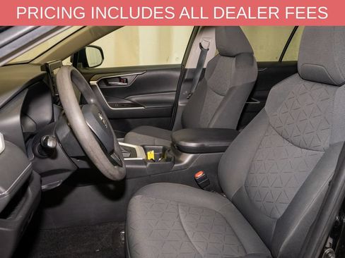 Used 2021 Toyota RAV4 XLE FWD image 10