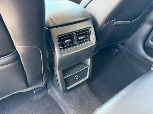 Used 2022 Ford Edge SEL image 17