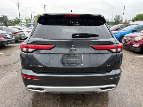 Used 2024 Mitsubishi Outlander SE FWD image 6