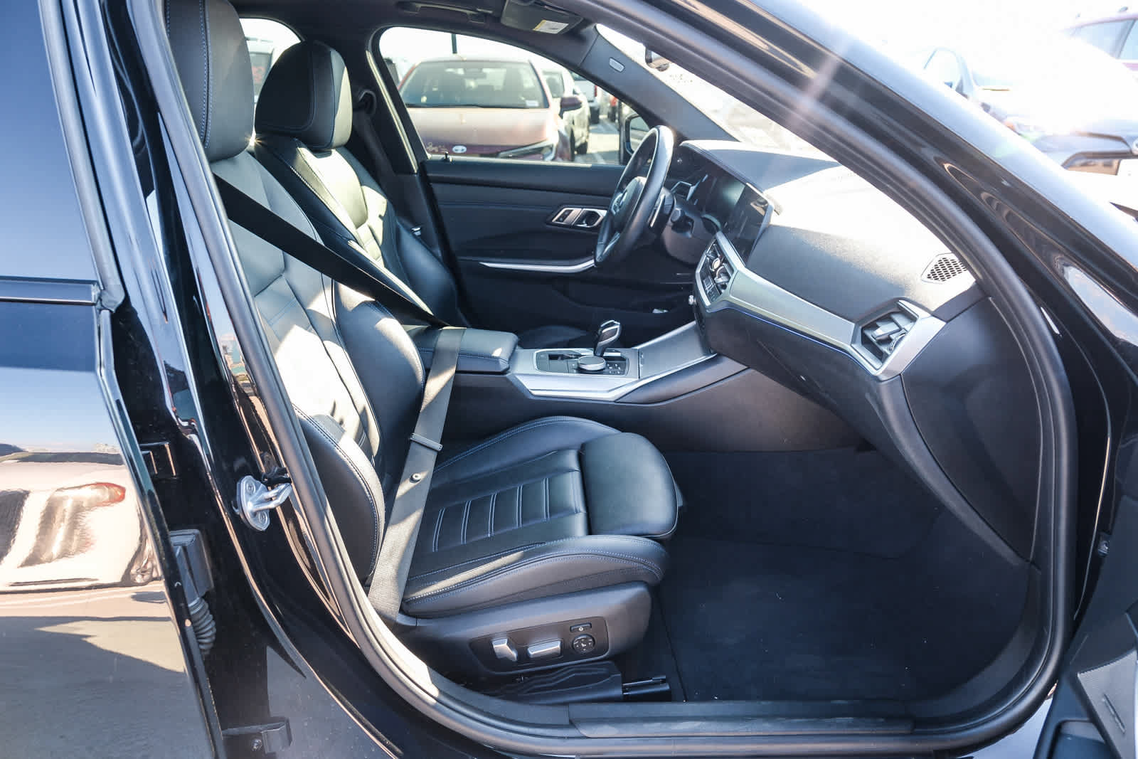 Used 2019 BMW 330i Sedan w/ M Sport Package RWD image 18
