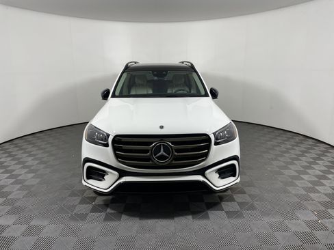 Certified 2026 Mercedes-Benz GLS 450 4MATIC image 8