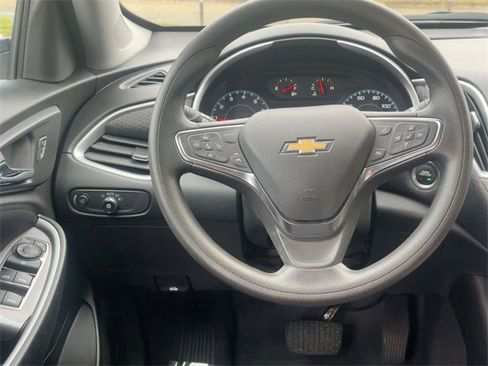 Used 2024 Chevrolet Malibu LT image 18