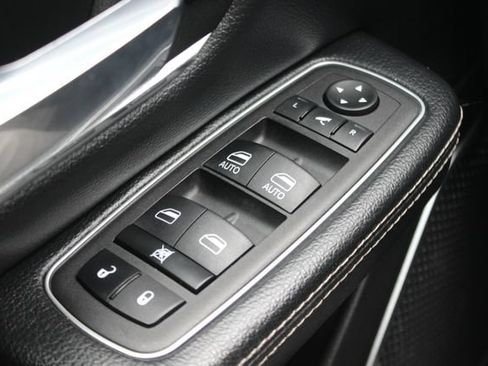 Used 2023 RAM 1500 Laramie AWD/4WD image 20
