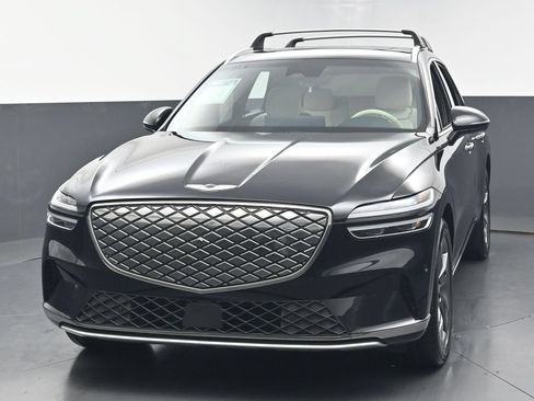 Used 2024 Genesis Electrified GV70 AWD/4WD image 7