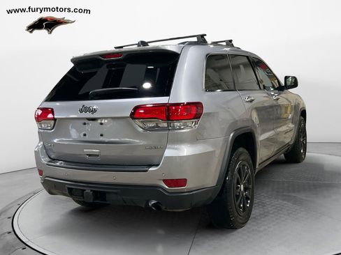 Used 2021 Jeep Grand Cherokee Laredo X image 3