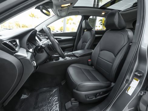 Used 2019 INFINITI QX50 Luxe w/ Navigation Package image 8