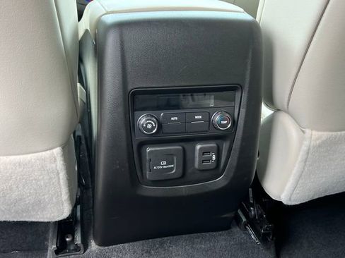 Used 2024 Buick Enclave Essence w/ Experience Buick Package AWD/4WD image 39