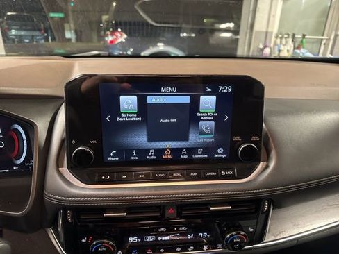 Used 2023 Nissan Rogue Platinum w/ Platinum Premium Package image 16