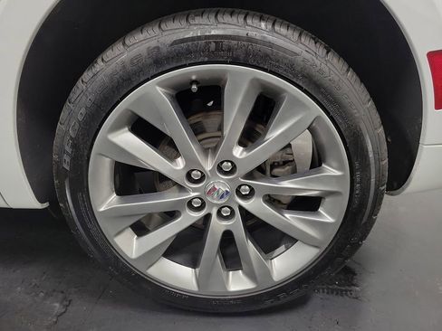 Used 2022 Buick Envision Avenir w/ Technology Package II FWD image 10