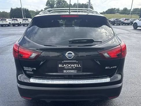 Used 2017 Nissan Rogue Sport SL w/ SL Premium Package AWD/4WD image 5