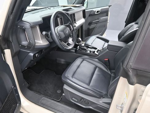 Used 2025 Ford Bronco Outer Banks image 11