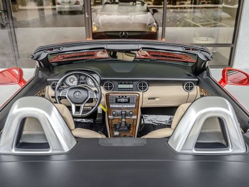 Used 2015 Mercedes-Benz SLK 250 image 17