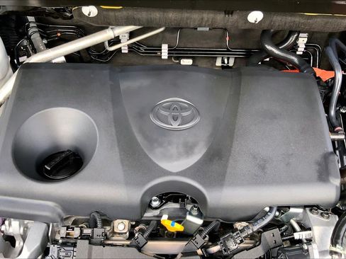 Used 2025 Toyota RAV4 LE AWD/4WD image 32