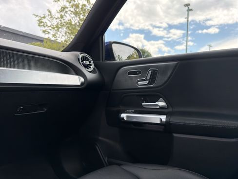 Used 2021 Mercedes-Benz GLB 250 image 21