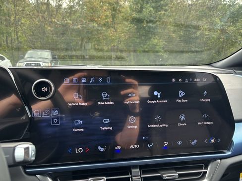 New 2026 Chevrolet Equinox EV LT image 16