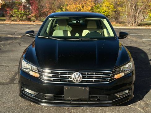 Used 2016 Volkswagen Passat 1.8T FWD image 3