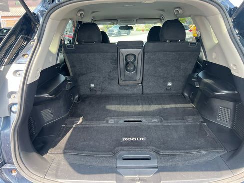 Used 2016 Nissan Rogue SV FWD image 12