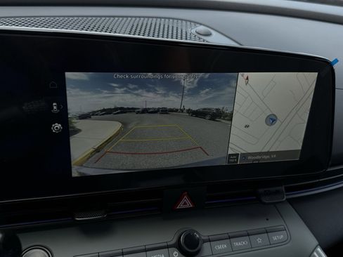 New 2026 Hyundai Elantra Limited FWD image 19