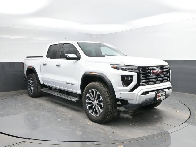 Used 2024 GMC Canyon Denali AWD/4WD image 4