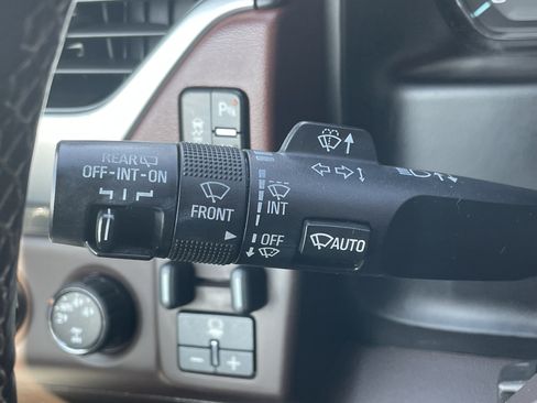Used 2015 Chevrolet Suburban LTZ AWD/4WD image 18