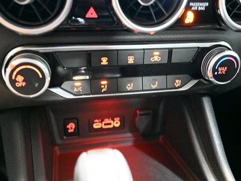 Used 2024 Nissan Sentra SV FWD image 29