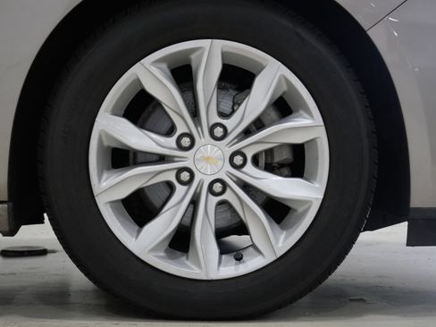 Used 2025 Chevrolet Malibu LT FWD image 9