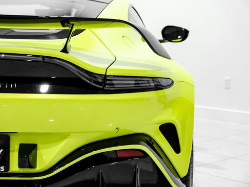 Used 2023 Aston Martin V12 Vantage image 39