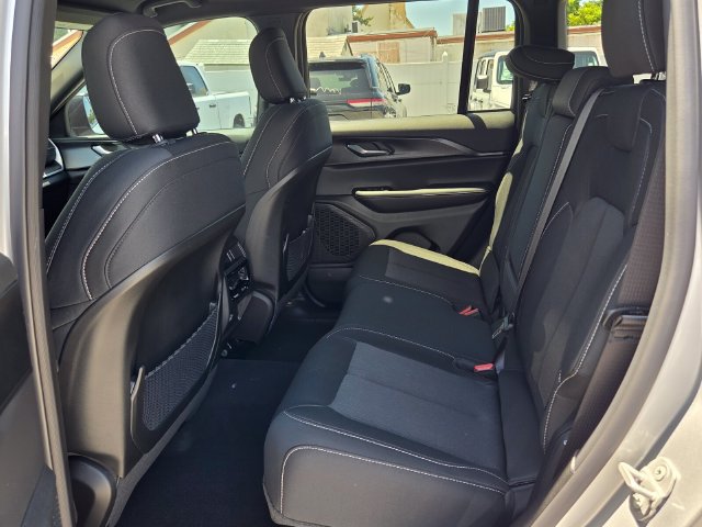 New 2026 Jeep Grand Cherokee Laredo RWD image 12