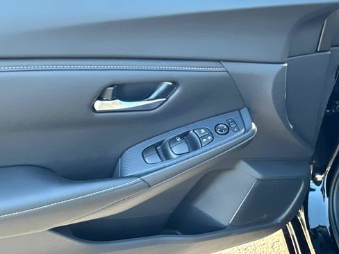 New 2025 Nissan Sentra SV image 18