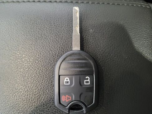 Used 2016 Ford Escape SE FWD image 32