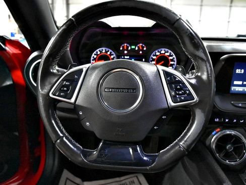 Used 2018 Chevrolet Camaro LT RWD image 11