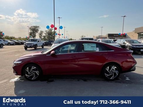 New 2025 Hyundai Elantra SEL image 8