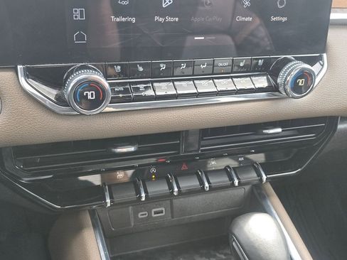 Used 2023 GMC Canyon Denali image 24