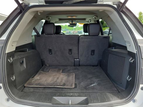 Used 2016 Chevrolet Equinox LTZ w/ Enhanced Convenience Package FWD image 8