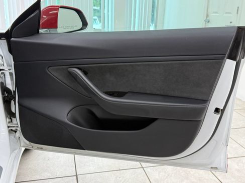 Used 2018 Tesla Model 3 Long Range RWD image 18