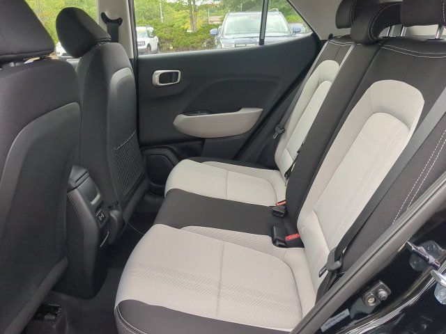 Used 2026 Hyundai Venue SEL FWD image 12