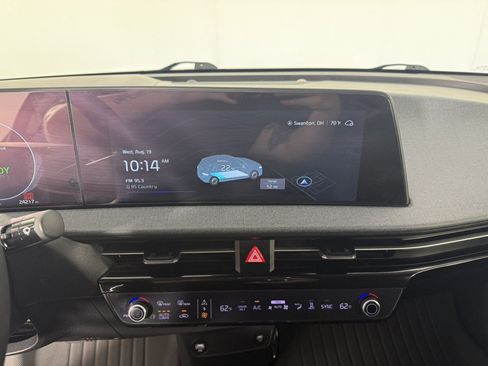 Used 2022 Kia EV6 Wind w/ Wind Technology Package AWD/4WD image 19