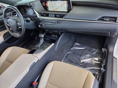 Used 2019 Lexus ES 350 w/ Premium Package FWD image 20