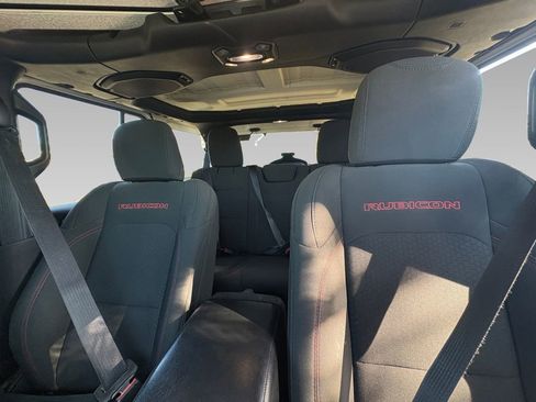 Used 2018 Jeep Wrangler Unlimited Rubicon image 2