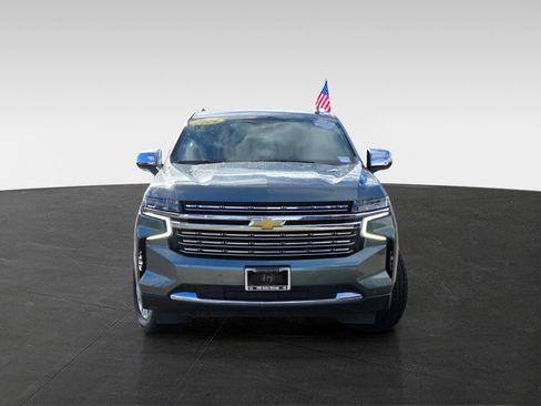 Used 2024 Chevrolet Suburban Premier AWD/4WD image 3