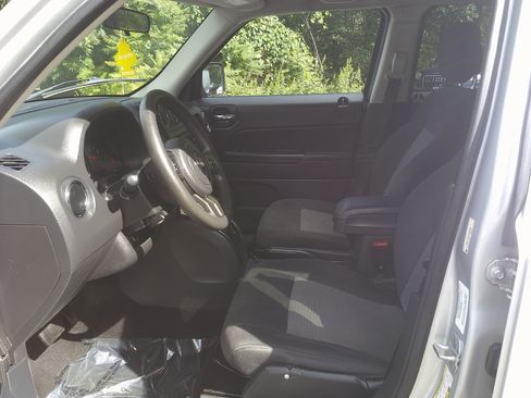Used 2011 Jeep Patriot Sport w/ PWR Value Group AWD/4WD image 10