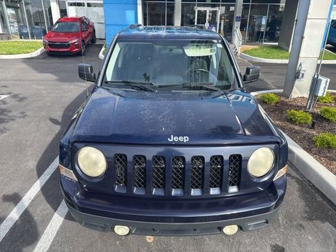 Used 2013 Jeep Patriot Latitude image 2