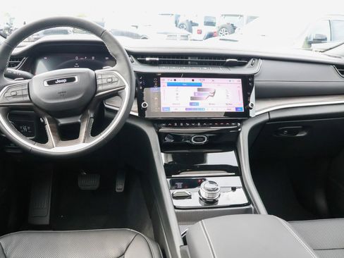 New 2026 Jeep Grand Cherokee L Limited AWD/4WD image 18