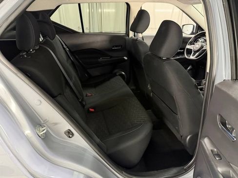 Used 2023 Nissan Kicks SV FWD image 8