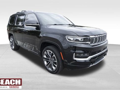 Used 2022 Jeep Grand Wagoneer Series III w/ Rear Seat Video Group 1 image 1