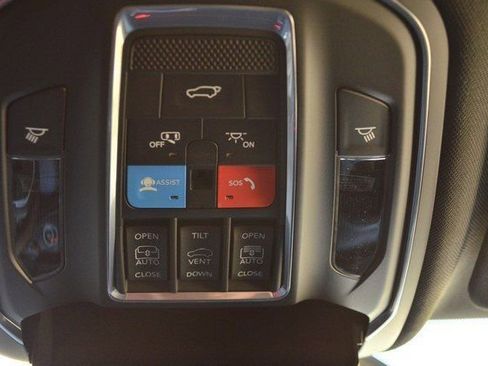 New 2025 Jeep Grand Cherokee Limited w/ Black Appearance Package image 29